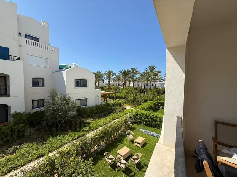 24 decce2de-6ac1-4a6f-bd64-1e1591a589bb. jpeg