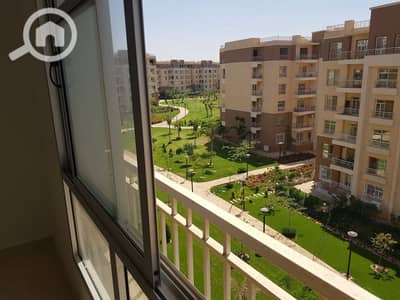3 Bedroom Apartment for Rent in Madinaty, Cairo - للايجار116م مدينتي بي11تشطيب شركه بجوار الخدمات والاول سيزون فيو جاردن