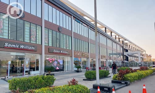 Retail for Sale in New Cairo, Cairo - محل ميدتاون التجمع الخامس (9). jpg