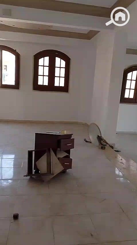 11 WhatsApp Video 2025-08-31 at 18.17. 18_e8f9baaf_000035. jpg