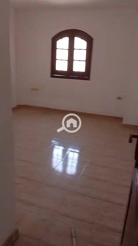 15 WhatsApp Video 2025-08-31 at 18.17. 18_e8f9baaf_000047. jpg