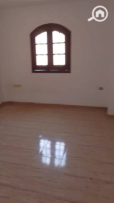 16 WhatsApp Video 2025-08-31 at 18.17. 18_e8f9baaf_000049. jpg