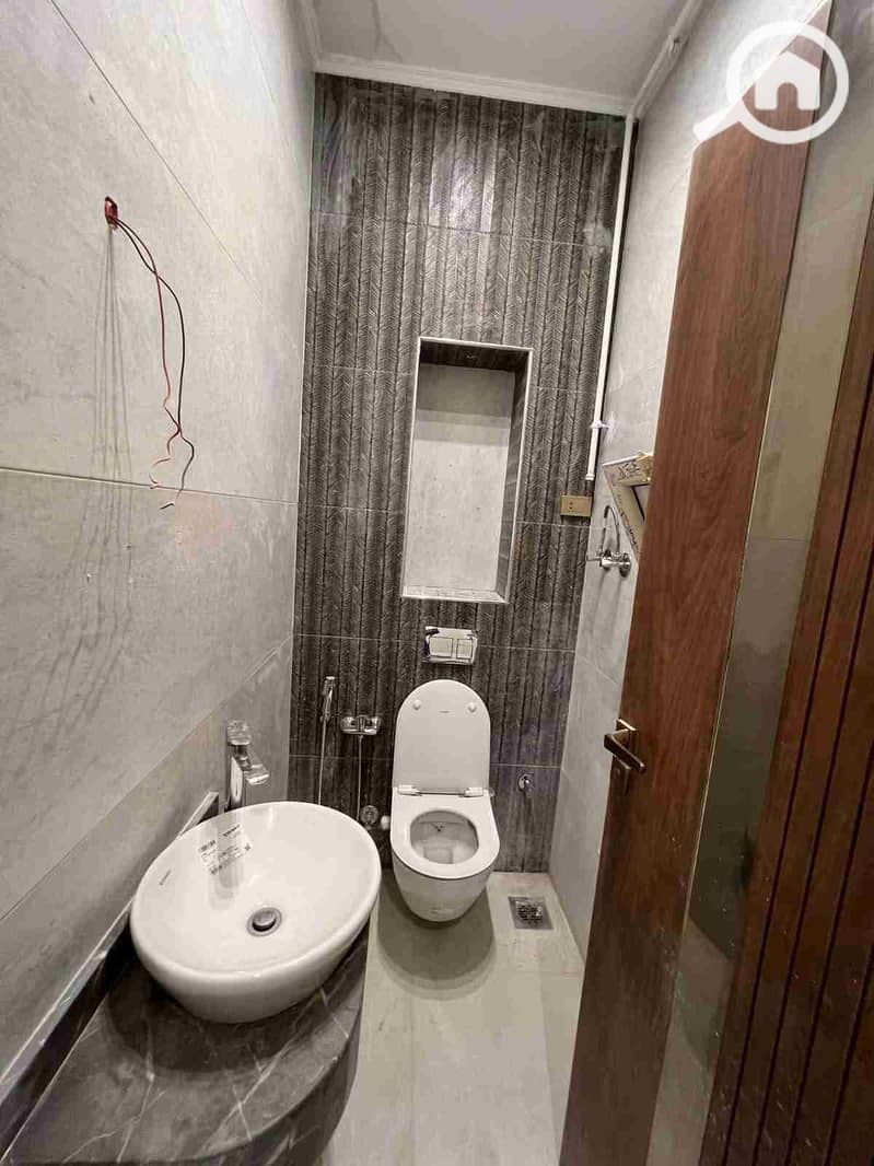 8 17457. jpg