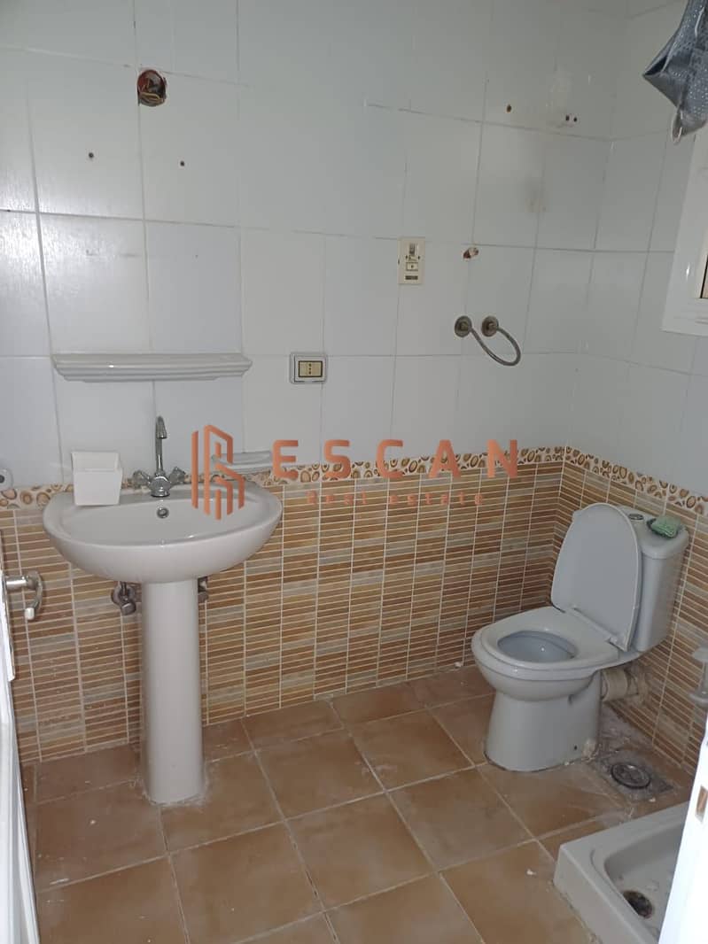 10 U584041 (2). jpg