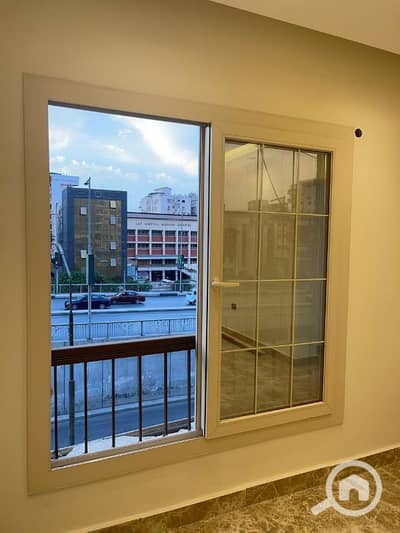 Office for Rent in Nasr City, Cairo - مقر اداري مرخص ٢٠٠ متر شارع مصطفي النحاس الرئيسي م. نصر
