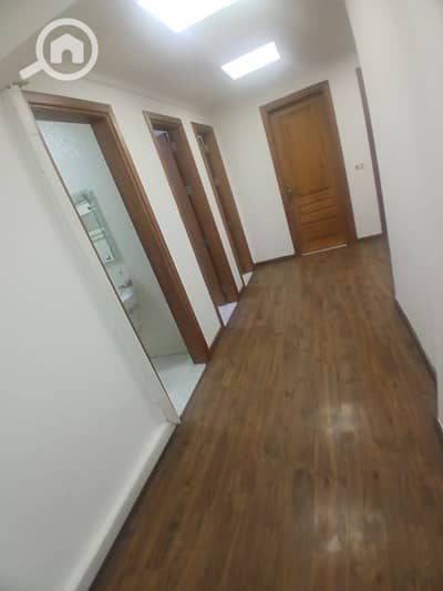 Office for Rent in Nasr City, Cairo - Administrative headquarters for rent, licensed and air-conditioned, Makram Abeed main street, 350 m, modern tower