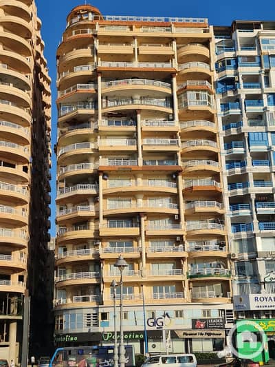 فلیٹ 6 غرف نوم للبيع في كامب شيزار، الإسكندرية - شقه للبيع في كامب شيزار اسكدندرية 714 م Apartment for sale