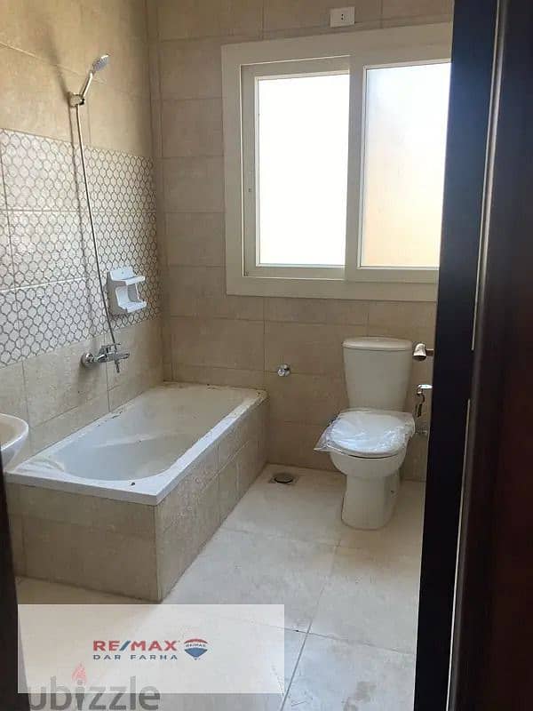 7 eb1ed39e-9fbb-4fd5-ba4d-71615463dca2. jpg