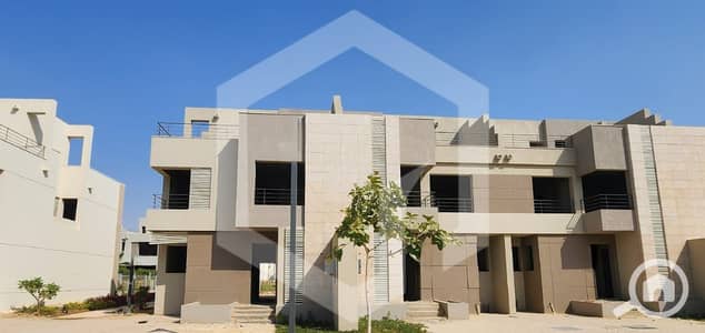 تاون هاوس 4 غرف نوم للبيع في 6 أكتوبر، الجيزة - The Crown Palm Hills 1. jpeg