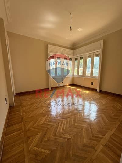 Office for Rent in Garden City, Cairo - 620ba29f-716d-4330-829c-625b3f9fa0f7. jpeg