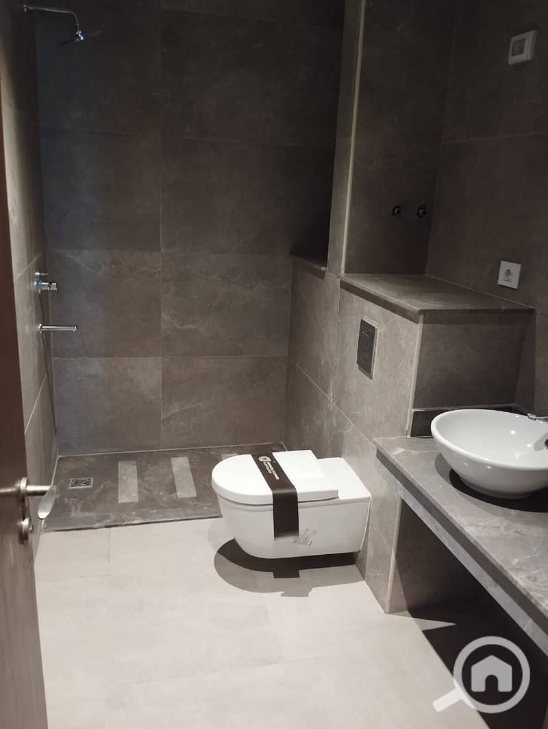 2 صورة واتساب بتاريخ 1447-03-09 في 14.40. 16_4946ad47. jpg