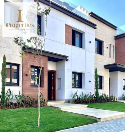 5 Bedroom Townhouse for Sale in New Cairo, Cairo - 0db8943d-999c-4540-9e9d-91ee926510c2. jpg
