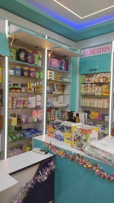 Pharmacy for Sale in Dar al-Salaam, Cairo - صيدلية تمليك شارع رئيسى مؤجرة ب 18500 ألف