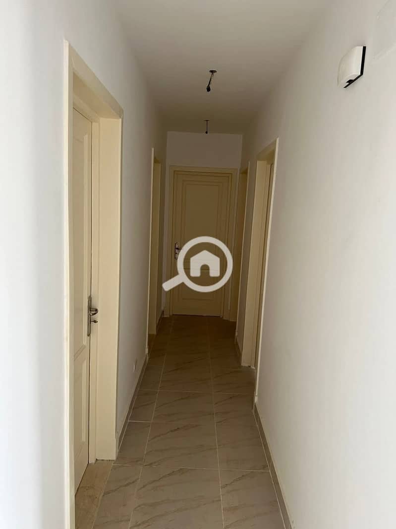 3 b0cae71e-ab0f-4d53-a64d-80e9c815d4e5. jpeg