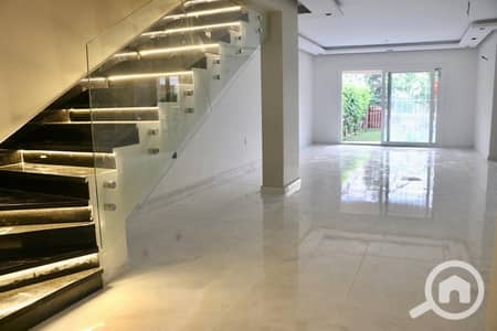 4 Bedroom Townhouse for Rent in New Cairo, Cairo - فيلا تاون هاوس للايجار في ماونتن فيو هايد بارك اول سكن 278م