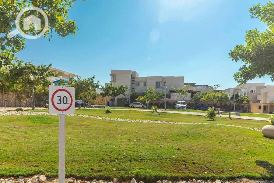 6 Hacienda-White-North-Coast-now. jpg