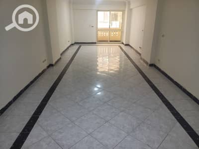 شقة 3 غرف نوم للايجار في سموحة، الإسكندرية - IMG-20250902-WA0055. jpg