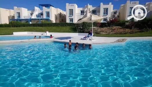 3 Bedroom Chalet for Sale in North Coast, Matruh - 3 bedroom chalet / fully finished with air conditioners / for sale in installments over 10 years in Mountain View North Coast