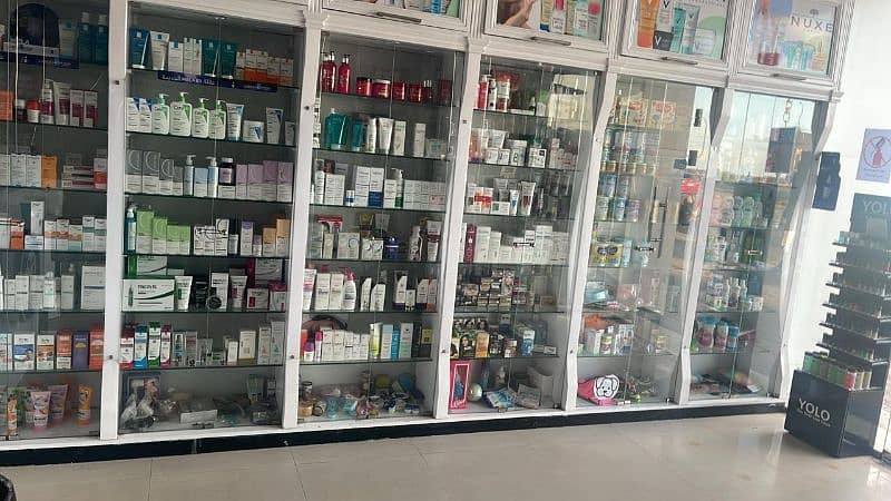 صيدلية عريقه شغاله شيفت يومي ١٥٠ الف في مدينه نصر صيدلية عريقه شغاله شيفت يومي ١٥٠ الف في مدينه نصر
