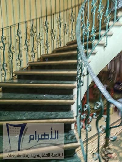 دوبلكس 11 غرف نوم للبيع في ترسا، الجيزة - دوبلكس فيوه الأهرامات على شارع ترسا الرئيسى للبيع