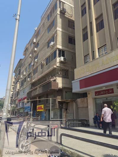 مکتب  للايجار في الهرم، الجيزة - مسطح إداري وتجاري أمام شارع العريش وبجوار بنك مصر على الهرم الرئيسي للإيجار