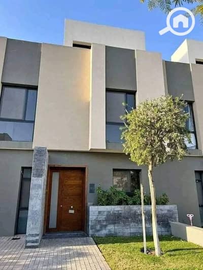 4 Bedroom Duplex for Sale in Shorouk City, Cairo - 512687160_9869746006481890_3178343126866618186_n. jpg