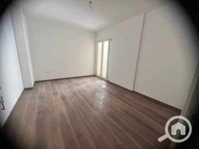 مجمع تجاري  للبيع في محطة الرمل، الإسكندرية - مقر اداري للبيع في شارع فؤاد ١٨٠م
