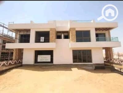 3 Bedroom Townhouse for Sale in New Capital City, Cairo - 5cdfebfc-391a-4d89-a7ff-318fb35ffa57. jpeg
