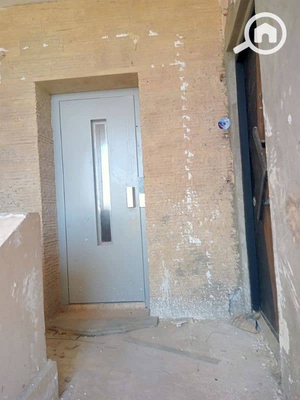 شقة روف متشطبة للبيع بالحى التالت نموزج ١٠