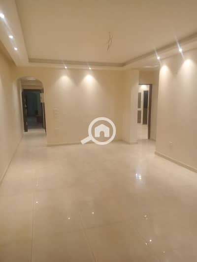 3 Bedroom Apartment for Sale in Sheikh Zayed, Giza - شقة للبيع ١٥٠متر ٣غرف و٢حمام دور ٣ باسانسير بالمستثمر الصغير