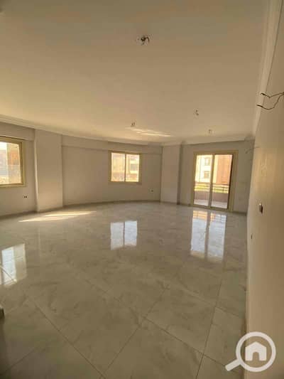 شقة 4 غرف نوم للايجار في 6 أكتوبر، الجيزة - e04f7032-7dd9-41f1-a883-b7af285c2ddf. jpg
