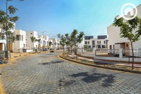 4 Bedroom Twin House for Sale in New Cairo, Cairo - 79accdca-ced2-40b7-89a6-fded047d14f0. jpg