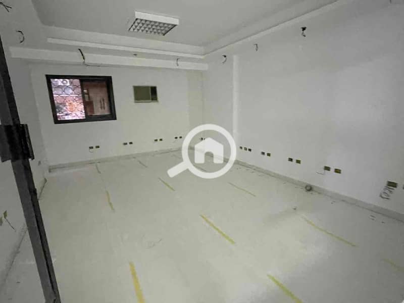 10 8e3ad928-dfc3-4dd6-b587-fb06ea67073f. jpg