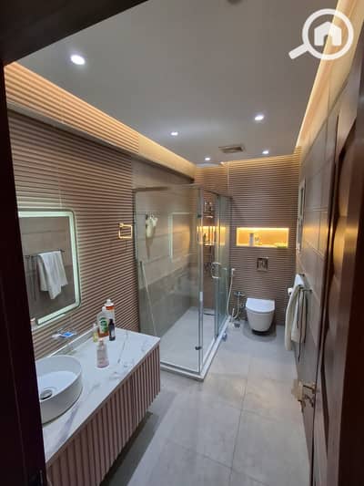 شقة 4 غرف نوم للايجار في القاهرة الجديدة، القاهرة - de8b4b0e-4215-4252-bbb6-dc395f1aa60e. jpg