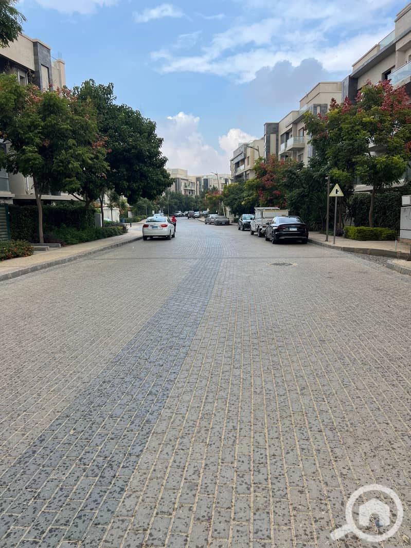 11 كمبوند جاليريا مون فالي التجمع الخامس Galleria Moon Valley (28). jpg