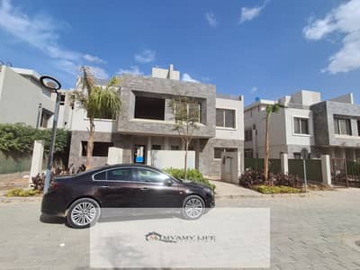 5 Bedroom Townhouse for Sale in Hadayek October, Giza - WhatsApp Image 2024-11-20 at 3.14. 28 PM. jpeg