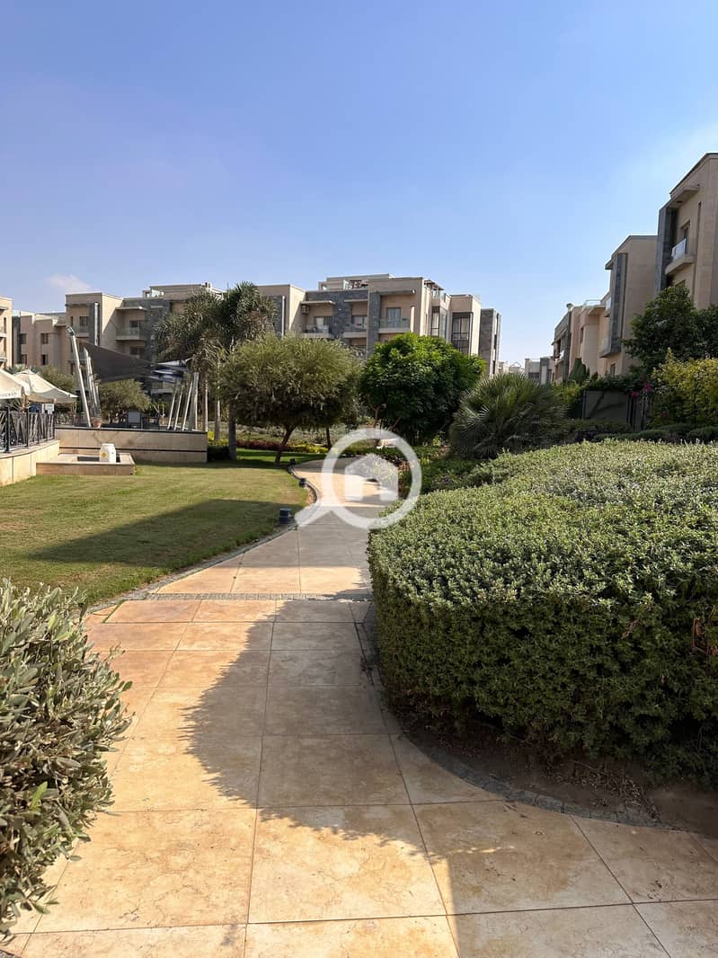 16 كمبوند جاليريا مون فالي التجمع الخامس Galleria Moon Valley (52). jpg