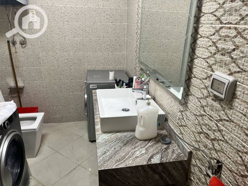 5 61bcf75f-a957-4d85-bd34-8ee8ec981a0a. jpg
