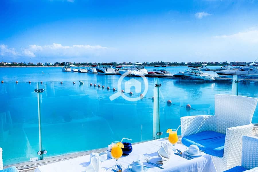 18 hotelsdotcom-352770-88a43b44_w-237236. jpg