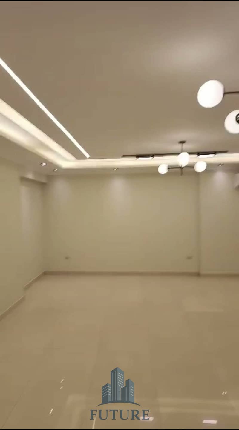 28 000000000000. mp4_20250705_185539.627. jpg