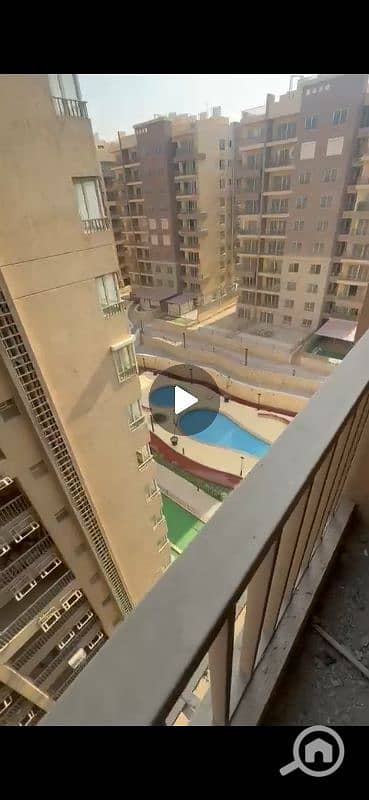 3 Bedroom Flat for Sale in Zahraa Al Maadi, Cairo - شقة للبيع نص تشطيب في كمبوند تيجان 2 زهراء المعادي