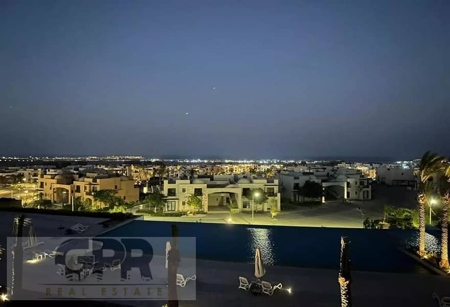 10 4555295-7c704o. jpg