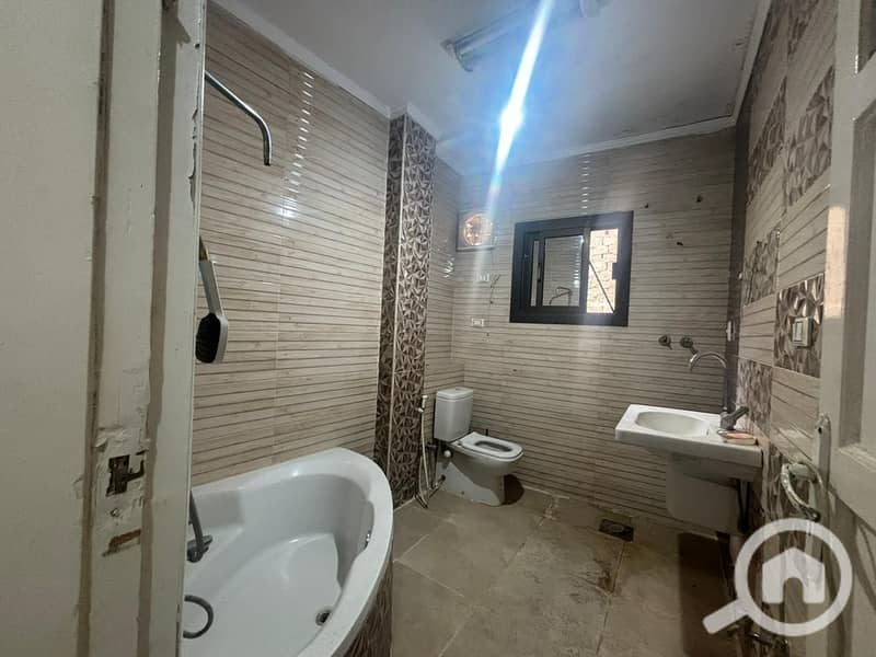 2 6657bab9-12ce-4e19-82ed-9c9fb4aed8fd. jpg