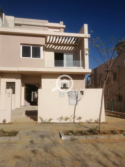 4 Bedroom Villa for Sale in 6th of October, Giza - IMG-20250115-WA0052. jpg
