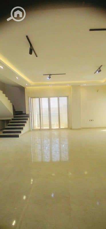 4 Bedroom Duplex for Rent in New Cairo, Cairo - دوبلكس للإيجار في التجمع الخامس اللوتس الجنوبية