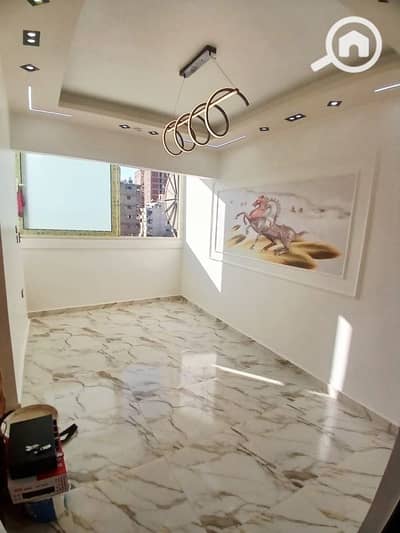 شقة 2 غرفة نوم للبيع في ميامي، الإسكندرية - شقة للبيع متفرعة من خليل حمادة
