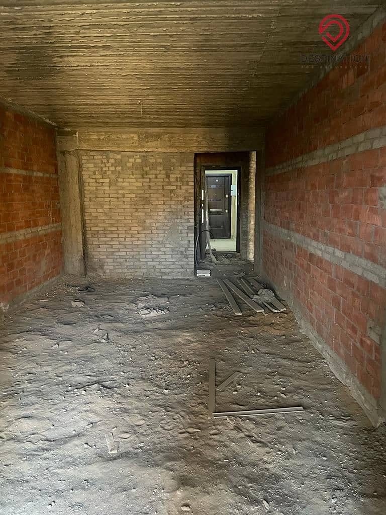 8 956e0c8e-7e91-4c48-8812-6067521c42aa. jpg