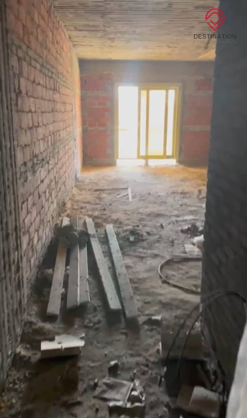 14 d2cf5883-0b10-47a7-a13e-7f693a1b86e0. jpg