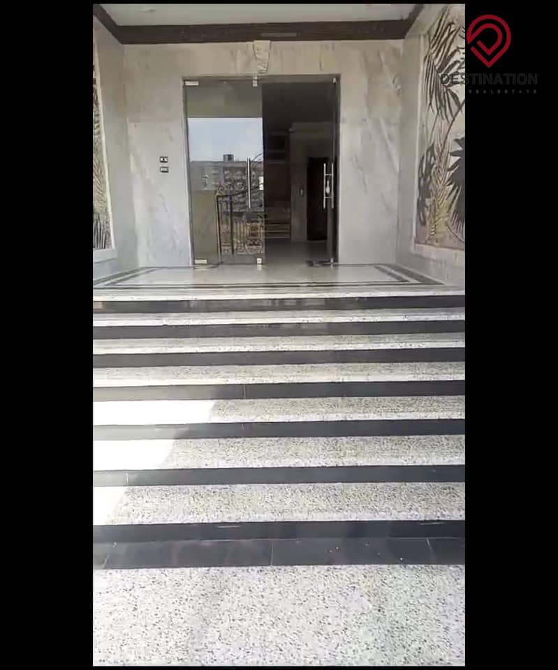 12 5231ff2e-7921-45f8-9bff-bad6a3b3ab6d. jpg