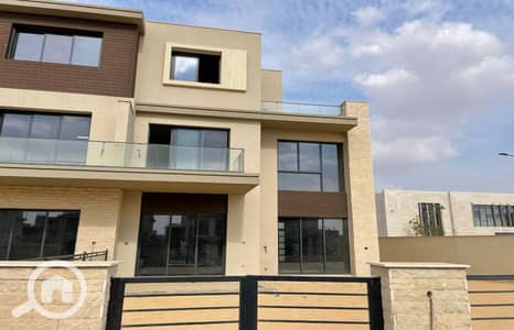 4 Bedroom Villa for Sale in Sheikh Zayed, Giza - 503744227_2748796938651555_3491375840732284907_n. jpg